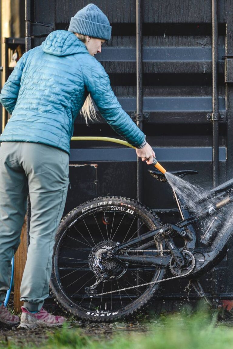 Mycie i konserwacja e-bike: Analiza ryzyka i profesjonalny protokół dbania o układ elektroniczny