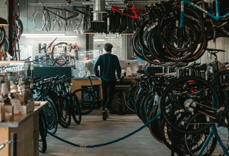 Wyprzedaże rocznika 2026: Jak technicznie zweryfikować stan roweru „leżaka” przed zakupem?